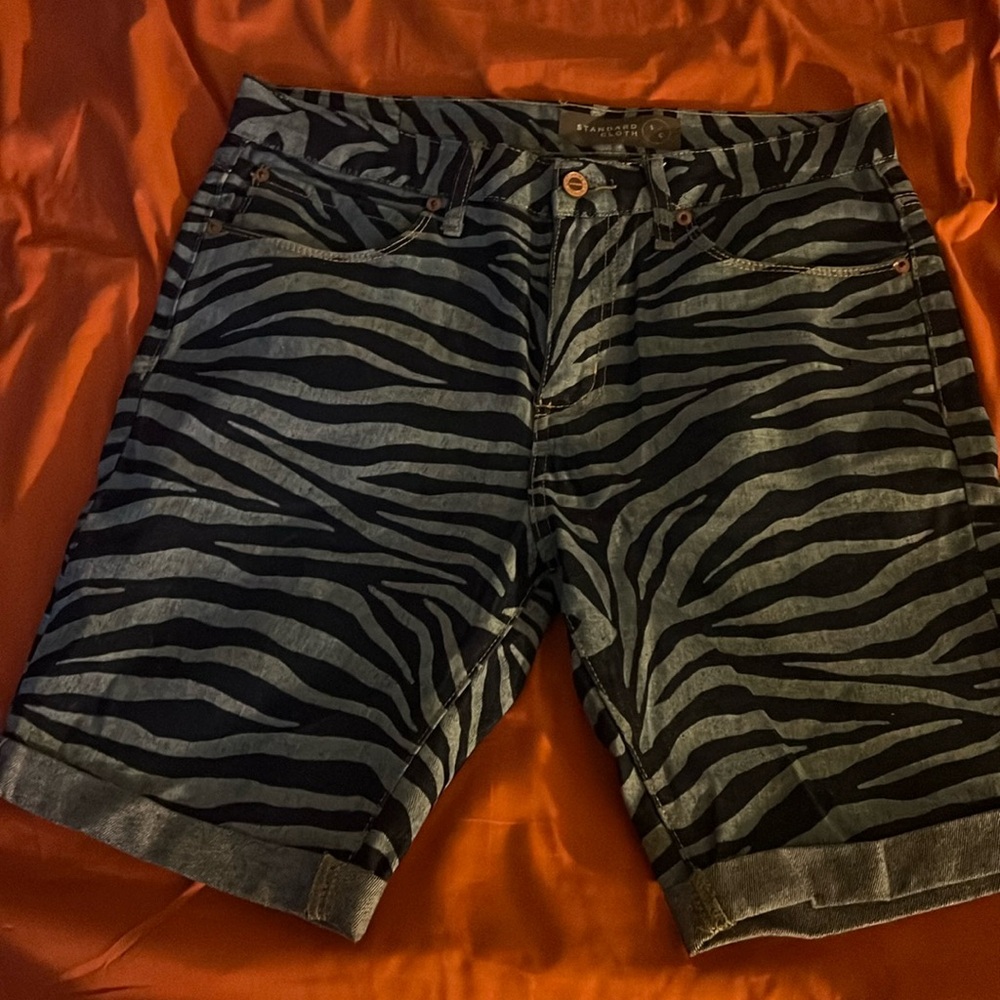 Standard cloth brand shorts